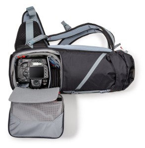 Easily accessed side compartment. 
